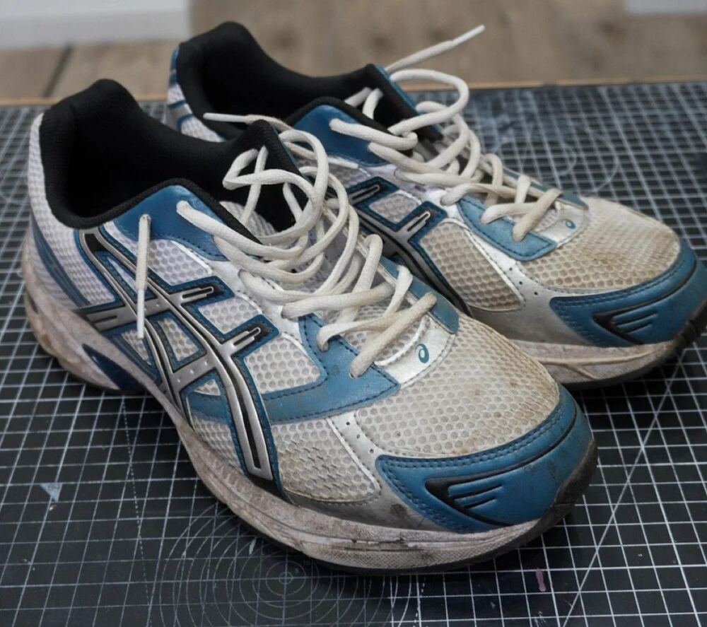ASICS 1130 before cleaning